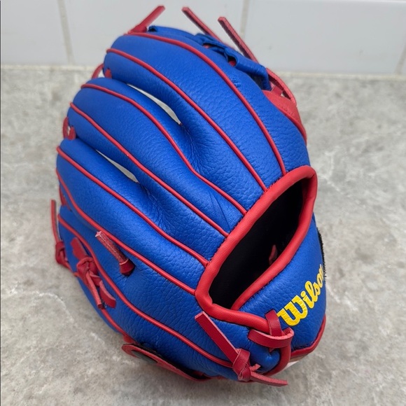 Wilson Youth Red and Blue EZ-Catch T-Ball Baseball Glove. Never used. - Picture 6 of 7